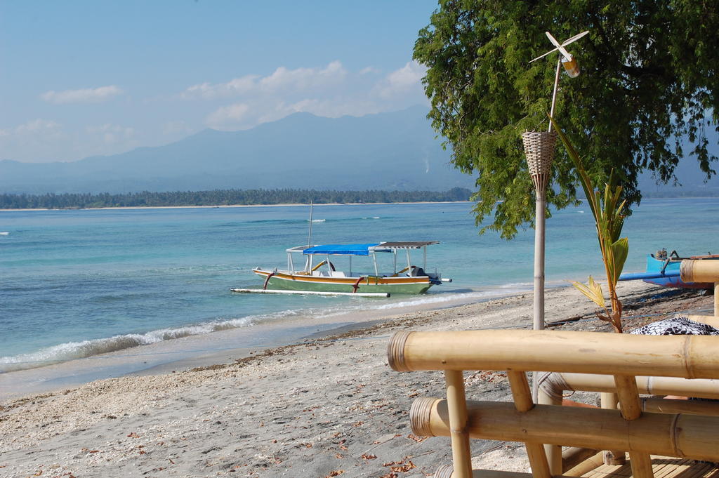 Star Bar And Bungalows Gili Air Exterior foto