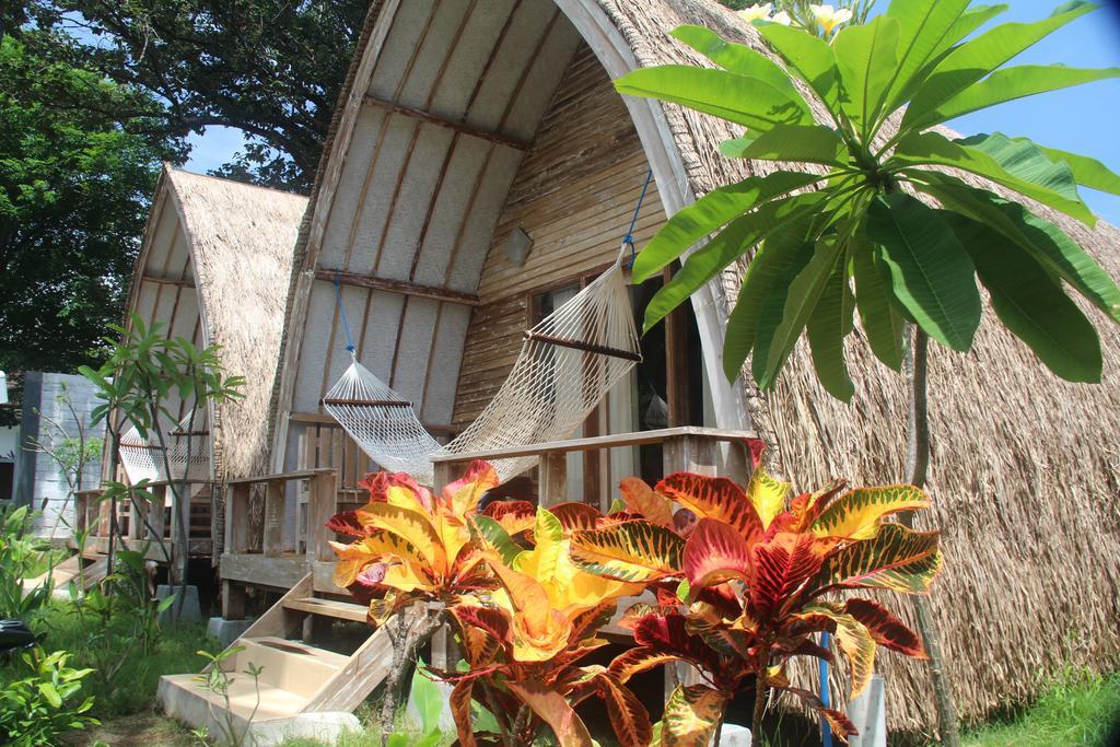 Star Bar And Bungalows Gili Air Exterior foto